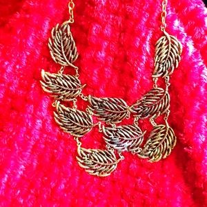 Beautiful Falling Leaves necklace in Gold tone